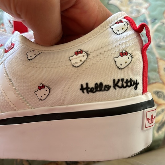 Adidas Hello Kitty colab Nizza White and Red Classic Sneakers - Picture 9 of 11